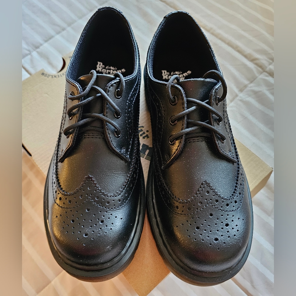 Dr Martens size 7 Black Oxfords